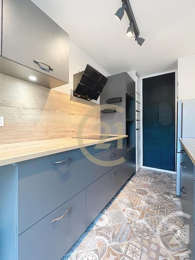 Maison &agrave; louer - 2 pi&egrave;ces - 55,33 m2 - Compiegne - 60 - PICARDIE