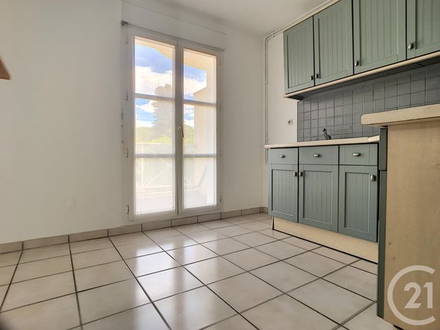 Appartement F3 &agrave; louer - 3 pi&egrave;ces - 62 m2 - Compiegne - 60 - PICARDIE