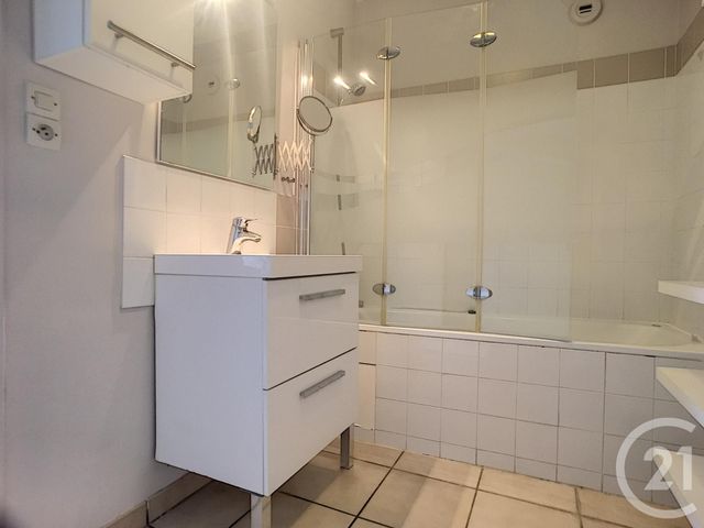 Appartement F3 &agrave; louer - 3 pi&egrave;ces - 62 m2 - Compiegne - 60 - PICARDIE