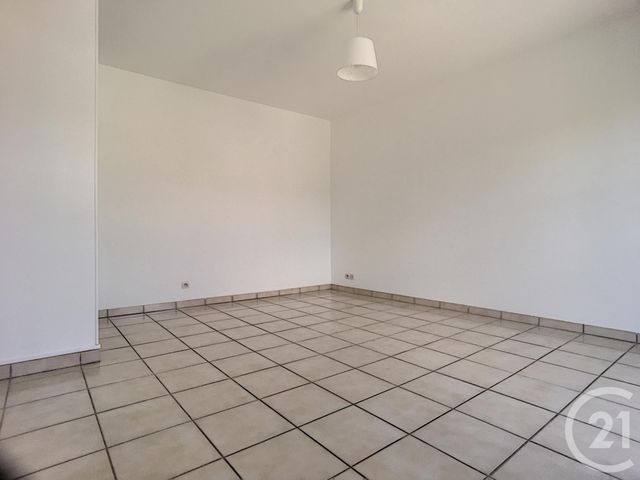 Appartement F3 &agrave; louer - 3 pi&egrave;ces - 62 m2 - Compiegne - 60 - PICARDIE