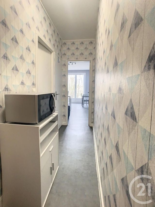 Appartement Studio &agrave; louer - 1 pi&egrave;ce - 19,30 m2 - Compiegne - 60 - PICARDIE