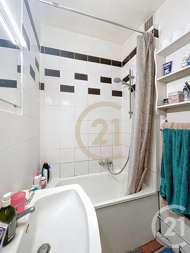 Appartement F3 &agrave; louer - 3 pi&egrave;ces - 52,15 m2 - Compiegne - 60 - PICARDIE