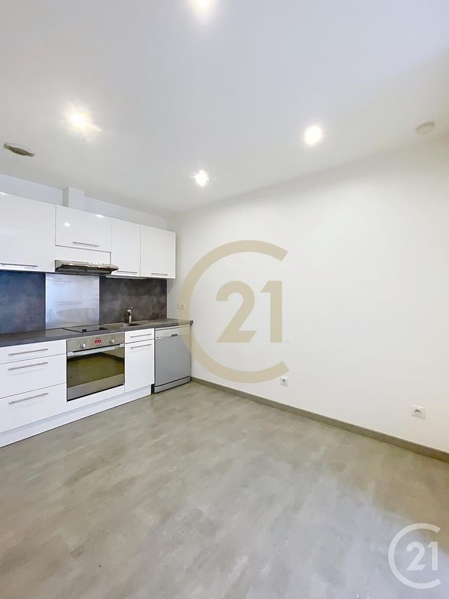 Appartement F2 &agrave; louer - 2 pi&egrave;ces - 46,32 m2 - Compiegne - 60 - PICARDIE