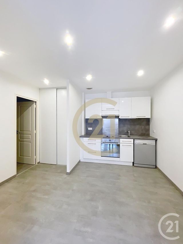 Appartement F2 &agrave; louer - 2 pi&egrave;ces - 46,32 m2 - Compiegne - 60 - PICARDIE