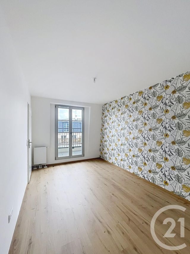Appartement F2 &agrave; louer - 2 pi&egrave;ces - 46,50 m2 - Compiegne - 60 - PICARDIE