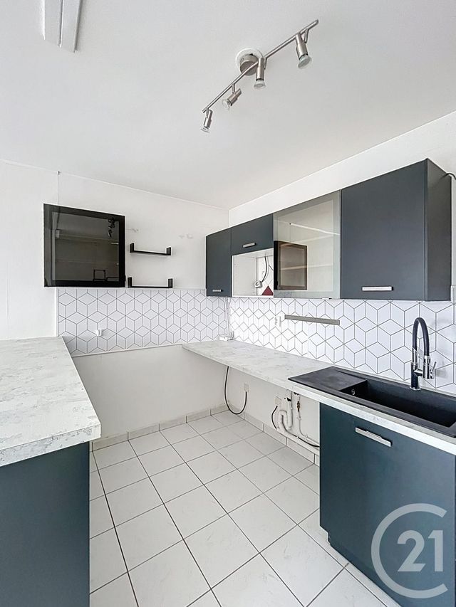 Appartement F3 &agrave; louer - 3 pi&egrave;ces - 54,80 m2 - Margny Les Compiegne - 60 - PICARDIE