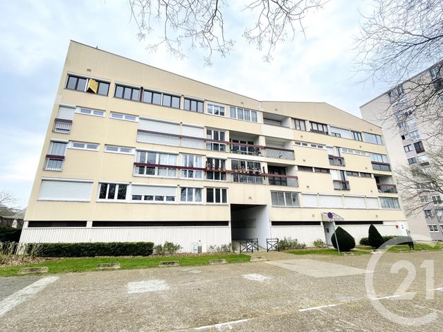 Appartement F4 &agrave; louer - 4 pi&egrave;ces - 90,90 m2 - Compiegne - 60 - PICARDIE