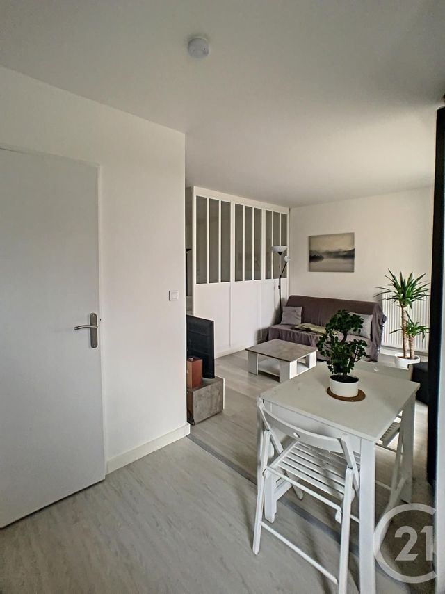 Appartement F1 &agrave; louer - 1 pi&egrave;ce - 39,58 m2 - Compiegne - 60 - PICARDIE