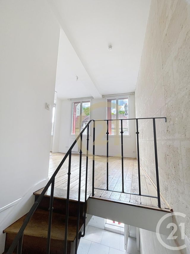 Appartement F2 &agrave; louer - 2 pi&egrave;ces - 32,28 m2 - Bethisy St Pierre - 60 - PICARDIE