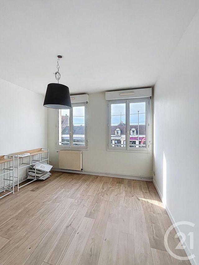 Appartement F3 &agrave; louer - 3 pi&egrave;ces - 76,04 m2 - Lacroix St Ouen - 60 - PICARDIE