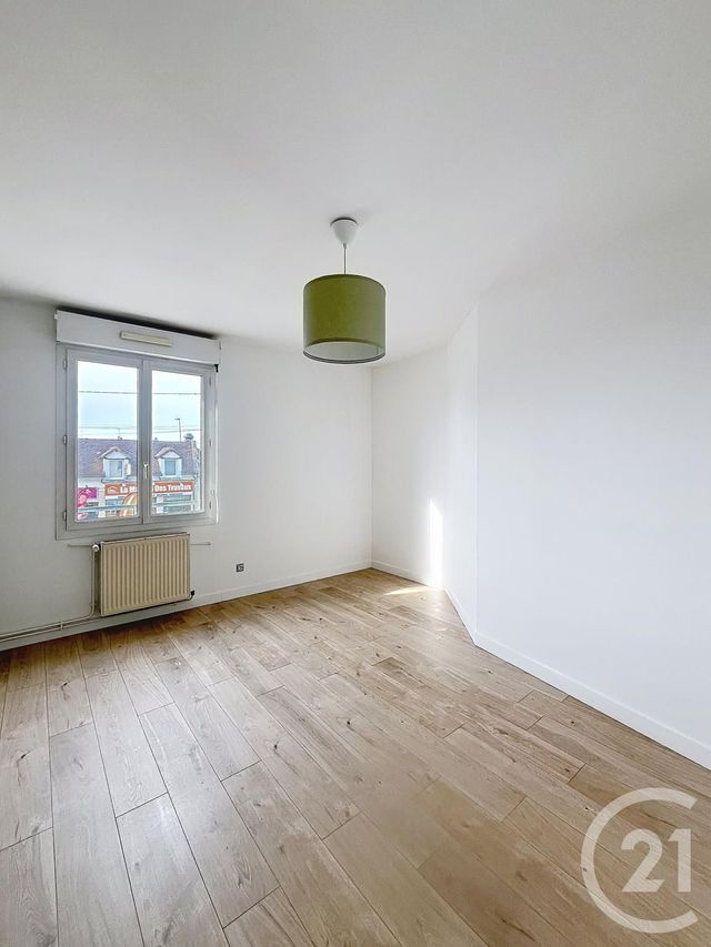 Appartement F3 &agrave; louer - 3 pi&egrave;ces - 76,04 m2 - Lacroix St Ouen - 60 - PICARDIE