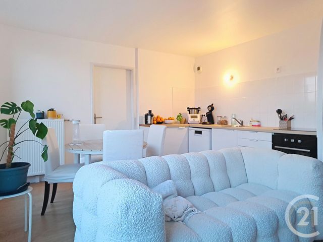 Appartement F3 &agrave; louer - 3 pi&egrave;ces - 63,49 m2 - Compiegne - 60 - PICARDIE