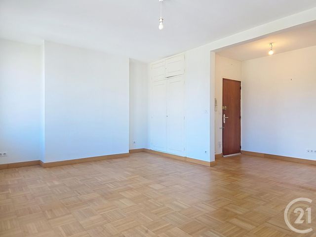 Appartement F2 &agrave; louer - 2 pi&egrave;ces - 56,77 m2 - Compiegne - 60 - PICARDIE
