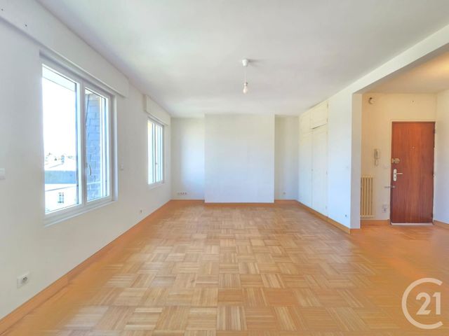 Appartement F2 &agrave; louer - 2 pi&egrave;ces - 56,77 m2 - Compiegne - 60 - PICARDIE