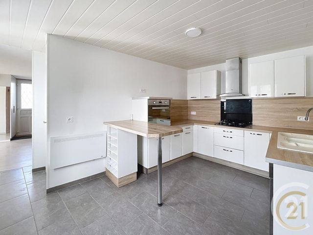 Maison &agrave; louer - 4 pi&egrave;ces - 95,11 m2 - Lacroix St Ouen - 60 - PICARDIE