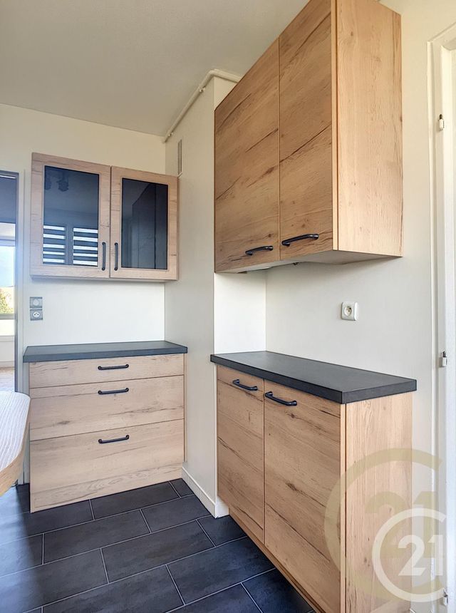 Appartement F4 &agrave; louer - 4 pi&egrave;ces - 63,54 m2 - Compiegne - 60 - PICARDIE