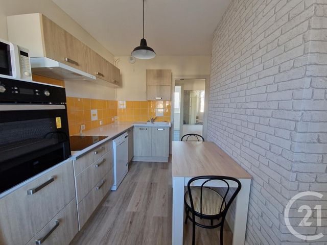 Appartement F3 &agrave; louer - 3 pi&egrave;ces - 61 m2 - Compiegne - 60 - PICARDIE