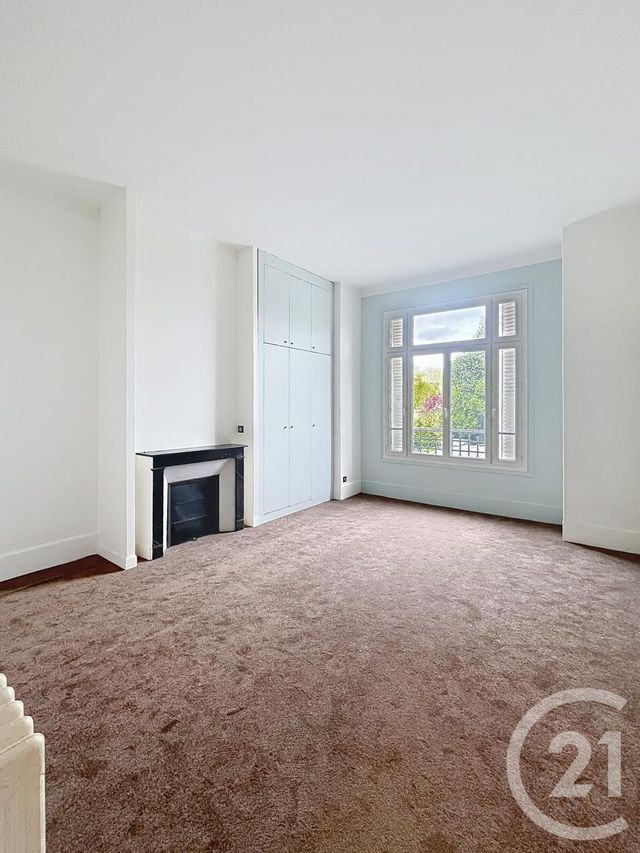Appartement F4 &agrave; louer - 4 pi&egrave;ces - 122,25 m2 - Compiegne - 60 - PICARDIE