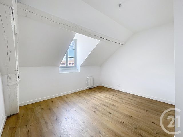 Appartement Duplex &agrave; louer - 5 pi&egrave;ces - 137,80 m2 - Compiegne - 60 - PICARDIE