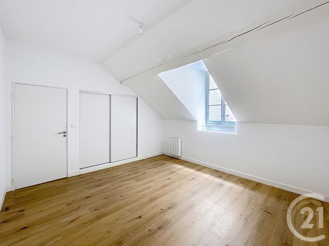 Appartement Duplex &agrave; louer - 5 pi&egrave;ces - 137,80 m2 - Compiegne - 60 - PICARDIE