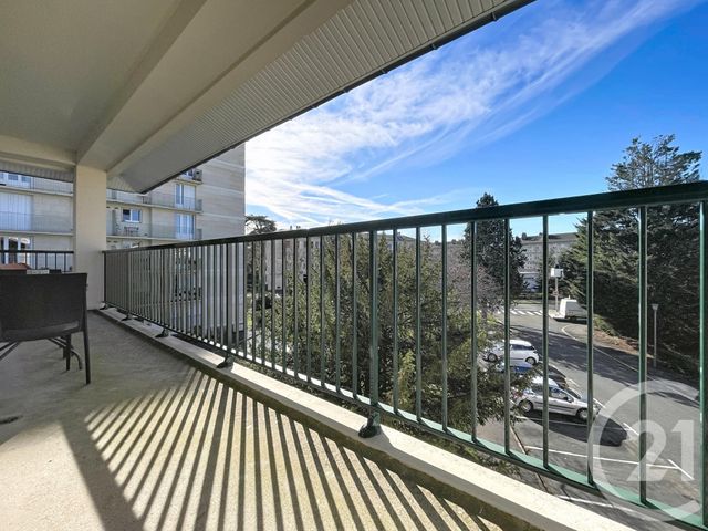 Appartement F2 &agrave; louer - 2 pi&egrave;ces - 48 m2 - Compiegne - 60 - PICARDIE