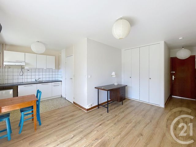 Appartement F1 &agrave; louer - 1 pi&egrave;ce - 25,45 m2 - Compiegne - 60 - PICARDIE