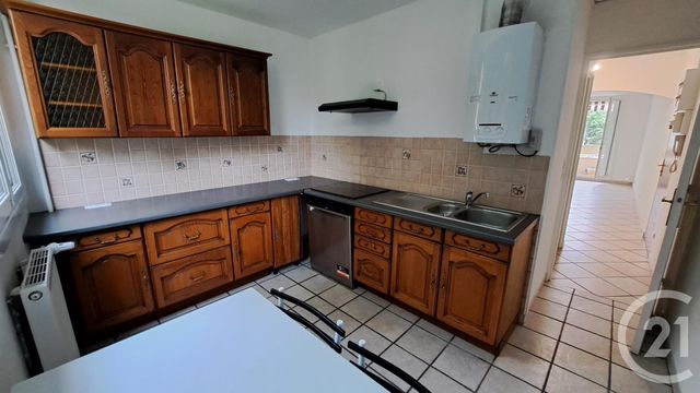 Appartement F3 &agrave; louer - 3 pi&egrave;ces - 67,44 m2 - Compiegne - 60 - PICARDIE