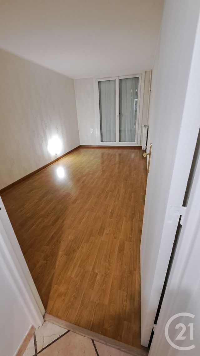Appartement F3 &agrave; louer - 3 pi&egrave;ces - 67,44 m2 - Compiegne - 60 - PICARDIE