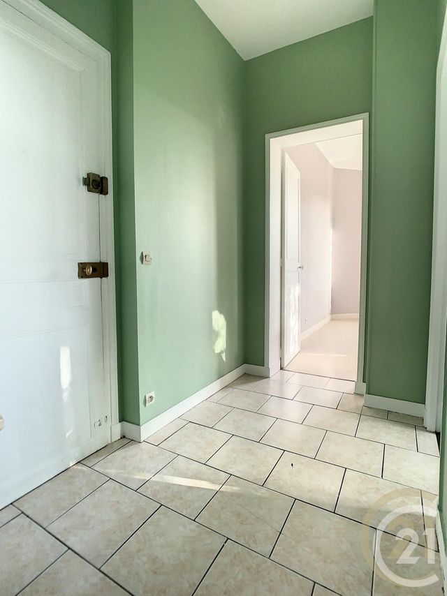 Appartement F1 bis &agrave; louer - 2 pi&egrave;ces - 35,14 m2 - Compiegne - 60 - PICARDIE