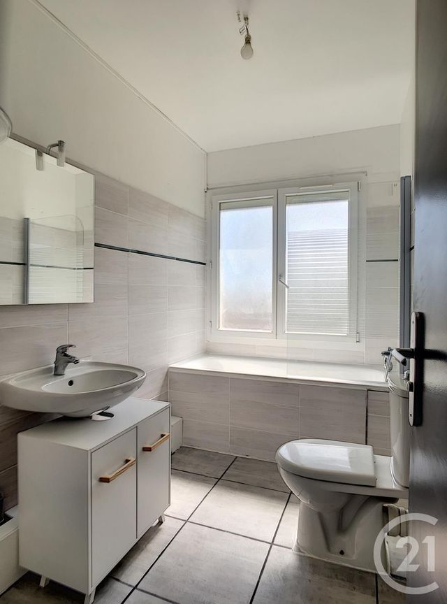 Appartement F2 &agrave; louer - 2 pi&egrave;ces - 37 m2 - Verberie - 60 - PICARDIE