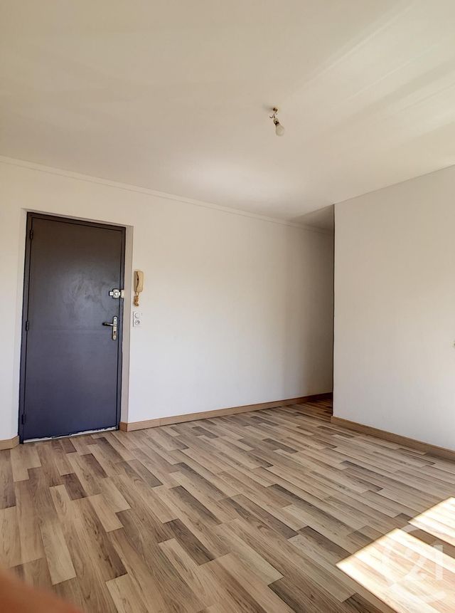 Appartement F2 &agrave; louer - 2 pi&egrave;ces - 37 m2 - Verberie - 60 - PICARDIE
