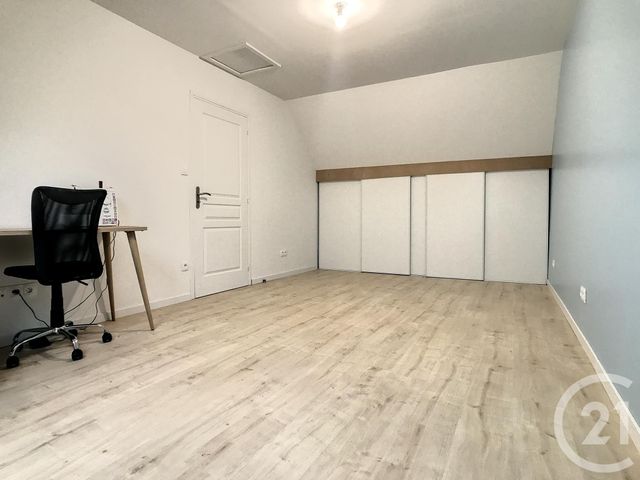 Maison &agrave; louer - 4 pi&egrave;ces - 96,40 m2 - Verberie - 60 - PICARDIE
