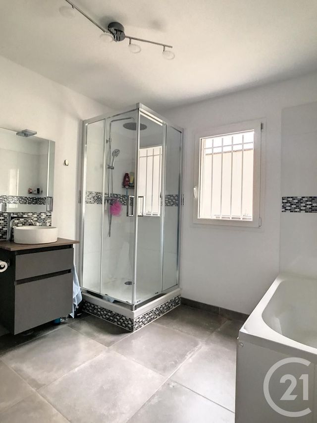 Maison &agrave; louer - 4 pi&egrave;ces - 96,40 m2 - Verberie - 60 - PICARDIE