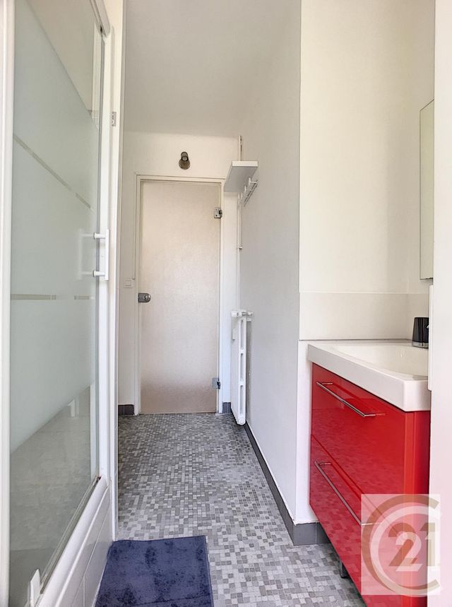 Appartement Chambre &agrave; louer - 4 pi&egrave;ces - 10,76 m2 - Compiegne - 60 - PICARDIE