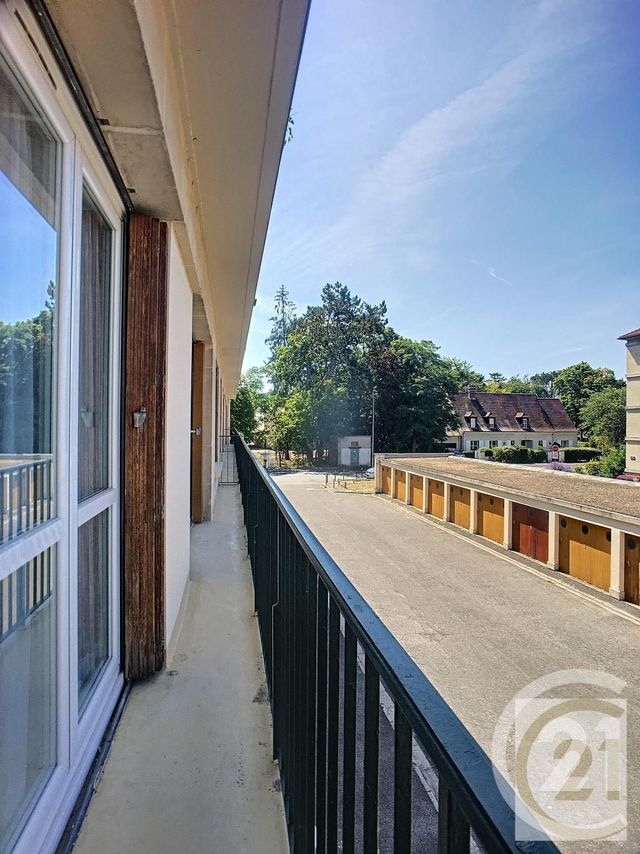 Appartement Chambre &agrave; louer - 4 pi&egrave;ces - 10,76 m2 - Compiegne - 60 - PICARDIE