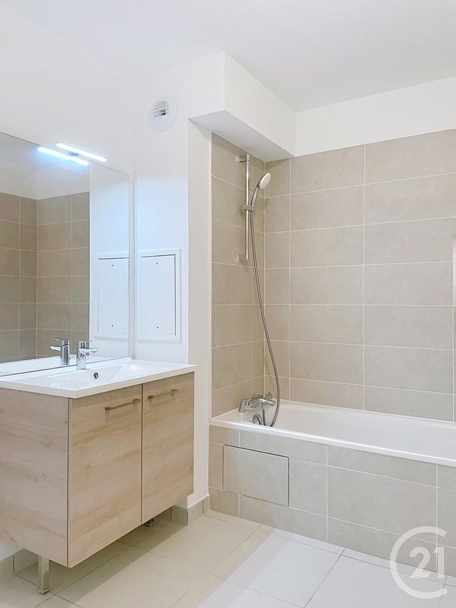 Appartement F3 &agrave; vendre - 3 pi&egrave;ces - 62,67 m2 - Compiegne - 60 - PICARDIE