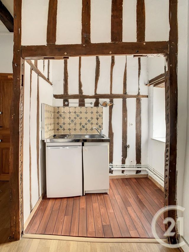 Appartement F1 &agrave; louer - 1 pi&egrave;ce - 29,59 m2 - Compiegne - 60 - PICARDIE