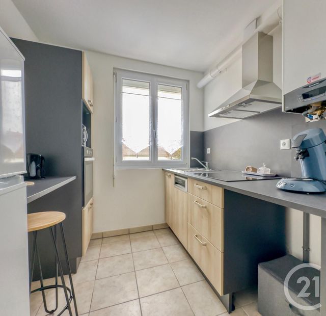 Appartement F3 &agrave; louer - 3 pi&egrave;ces - 55,55 m2 - Compiegne - 60 - PICARDIE