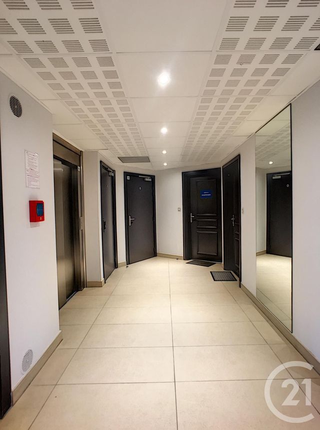 Appartement F3 &agrave; louer - 3 pi&egrave;ces - 67,21 m2 - Compiegne - 60 - PICARDIE
