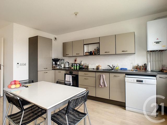 Appartement F3 &agrave; louer - 3 pi&egrave;ces - 67,21 m2 - Compiegne - 60 - PICARDIE