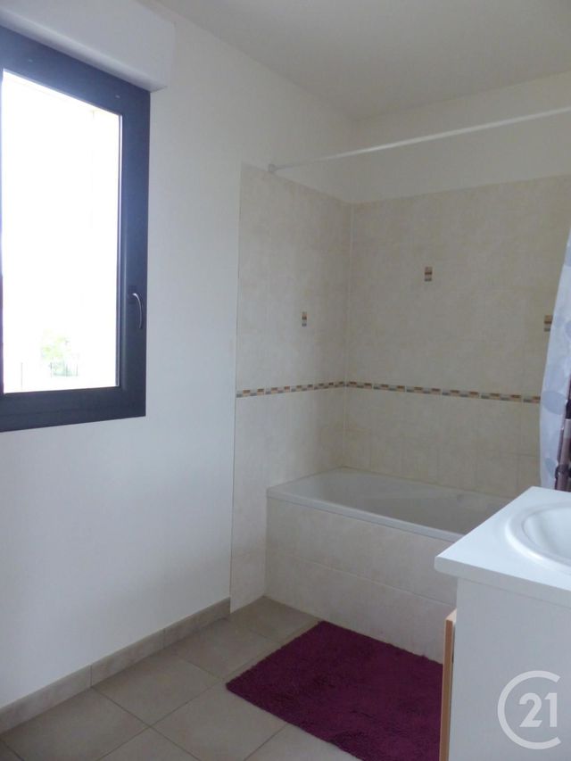 Maison &agrave; louer - 5 pi&egrave;ces - 82,63 m2 - Compiegne - 60 - PICARDIE