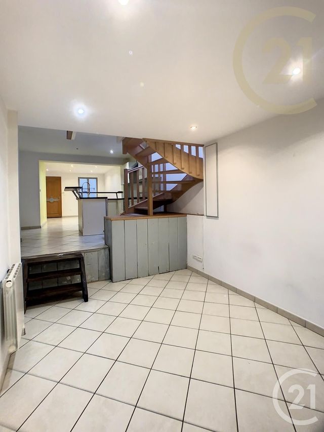 Maison &agrave; louer - 3 pi&egrave;ces - 80,21 m2 - Compiegne - 60 - PICARDIE