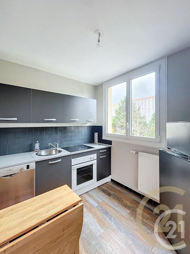 Appartement F2 &agrave; louer - 2 pi&egrave;ces - 49 m2 - Compiegne - 60 - PICARDIE