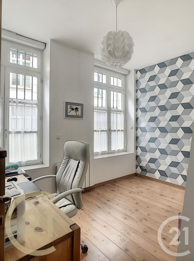 Appartement F3 &agrave; louer - 3 pi&egrave;ces - 61,15 m2 - Compiegne - 60 - PICARDIE