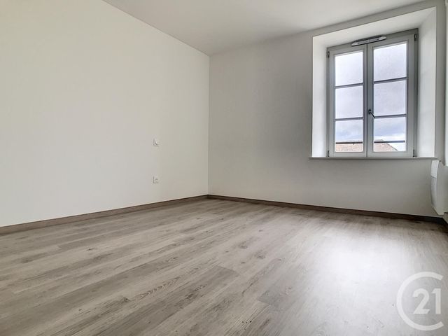 Appartement F3 &agrave; louer - 3 pi&egrave;ces - 63,83 m2 - Compiegne - 60 - PICARDIE