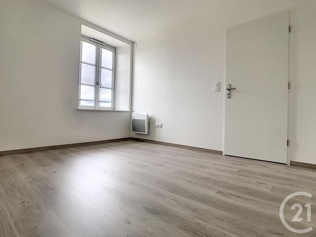 Appartement F3 &agrave; louer - 3 pi&egrave;ces - 63,83 m2 - Compiegne - 60 - PICARDIE