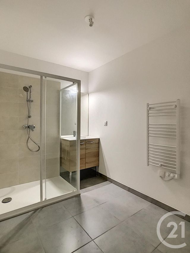 Appartement F3 &agrave; louer - 3 pi&egrave;ces - 63,83 m2 - Compiegne - 60 - PICARDIE