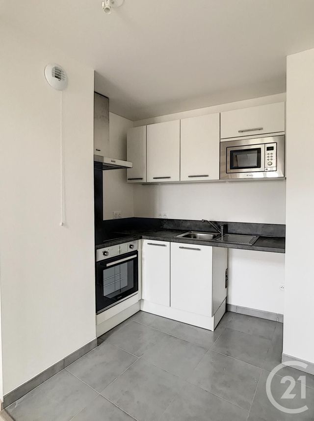 Appartement F3 &agrave; louer - 3 pi&egrave;ces - 63,83 m2 - Compiegne - 60 - PICARDIE