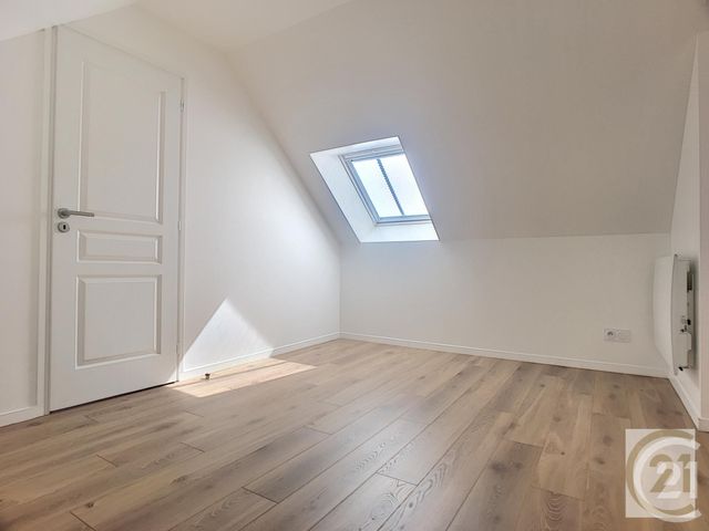 Maison &agrave; louer - 4 pi&egrave;ces - 74,95 m2 - Compiegne - 60 - PICARDIE
