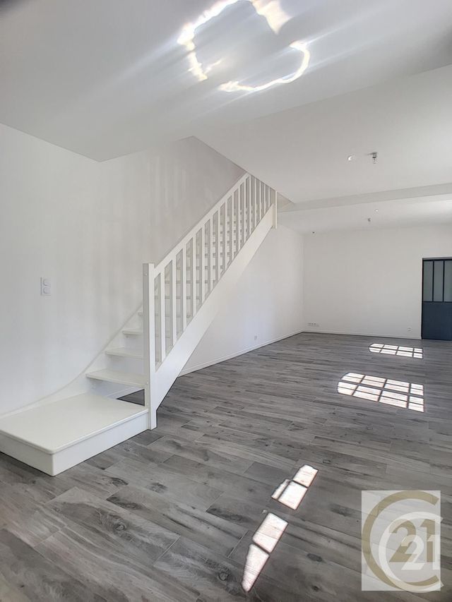 Maison &agrave; louer - 4 pi&egrave;ces - 74,95 m2 - Compiegne - 60 - PICARDIE